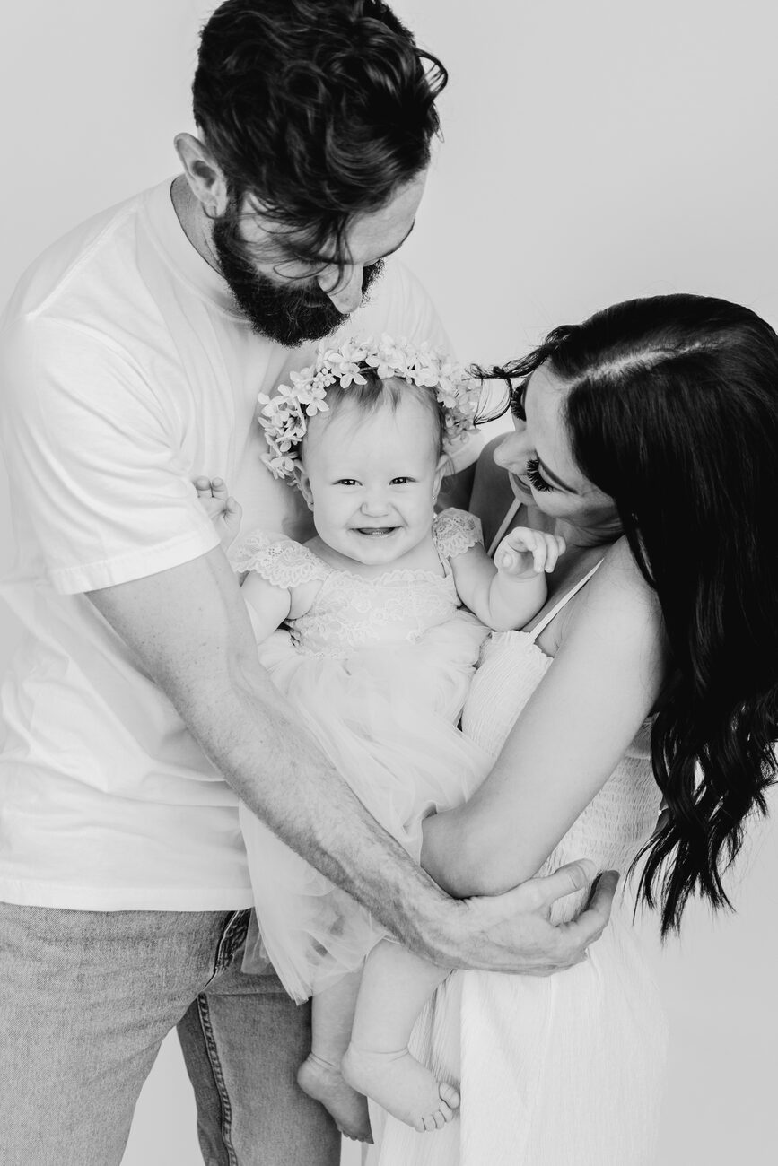 one year family photography Boise, family portrait before cake smash
